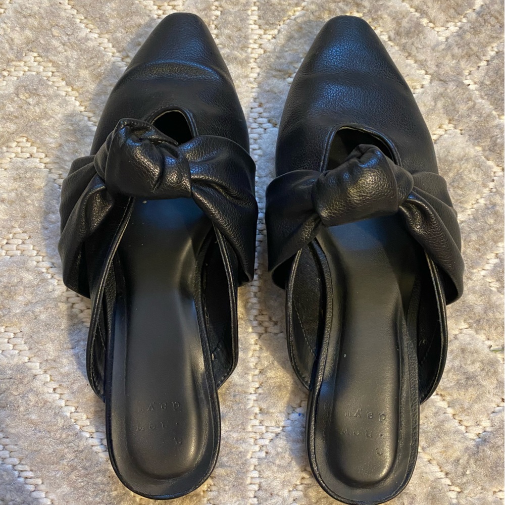 A New Day. Women’s Loretta Mule Flats. Black. 5.